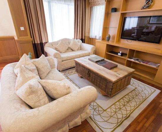 Cyberview Resort & Spa Cyberjaya Extérieur photo A living room with a television