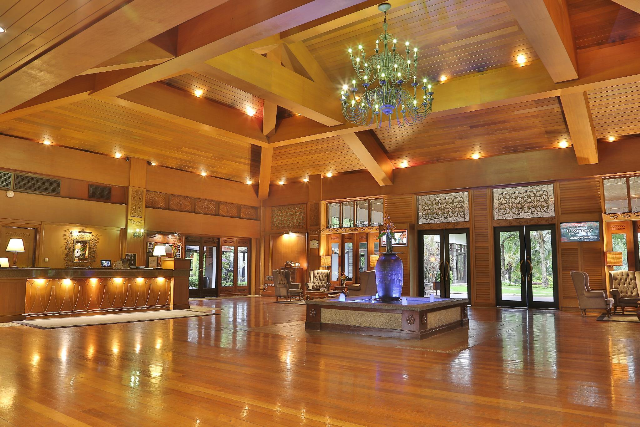 Cyberview Resort & Spa Cyberjaya Extérieur photo The interior of the clubhouse at the St. Johns Country Club