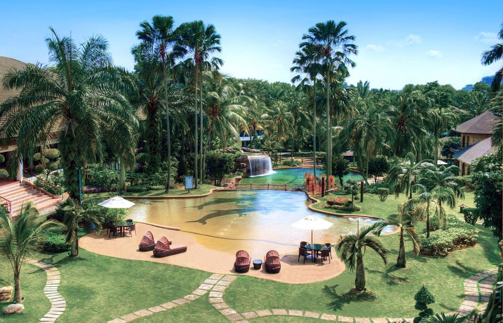 Cyberview Resort & Spa Cyberjaya Extérieur photo The resort's lagoon